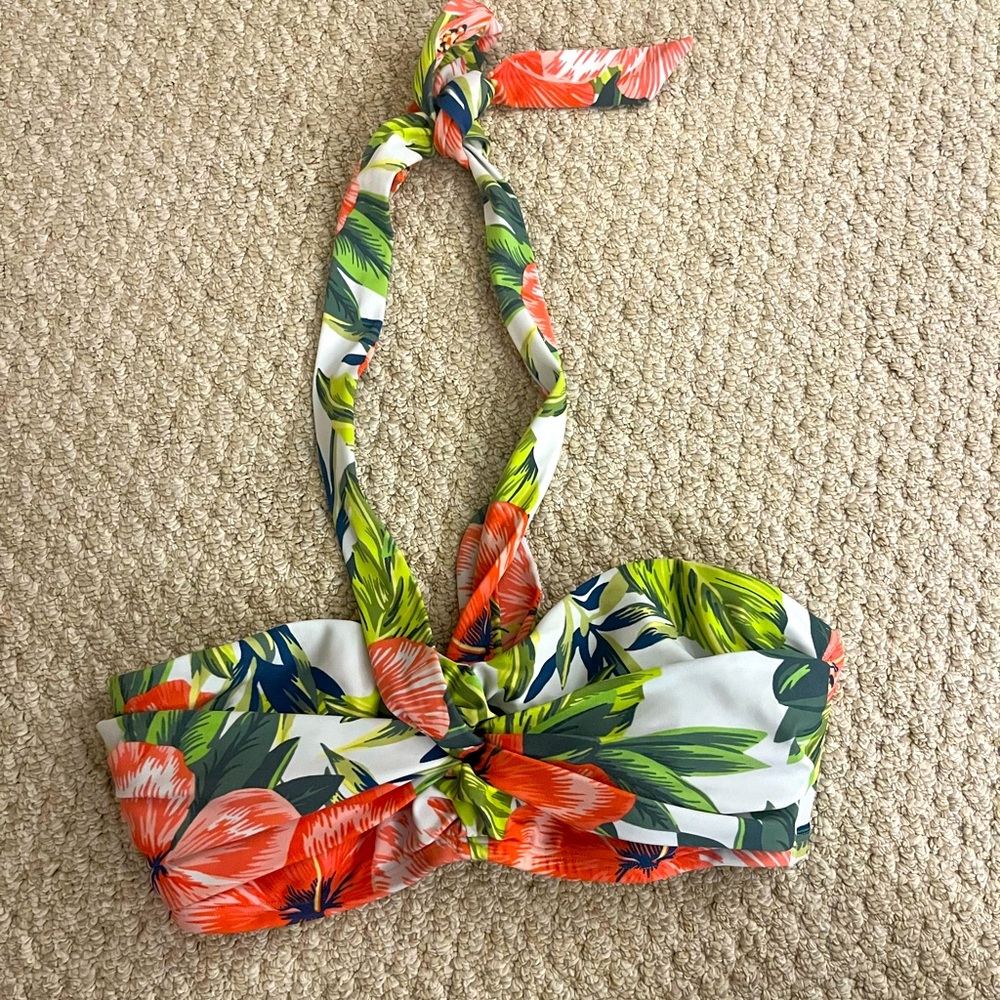 Women’s M Floral Halter Swim Top